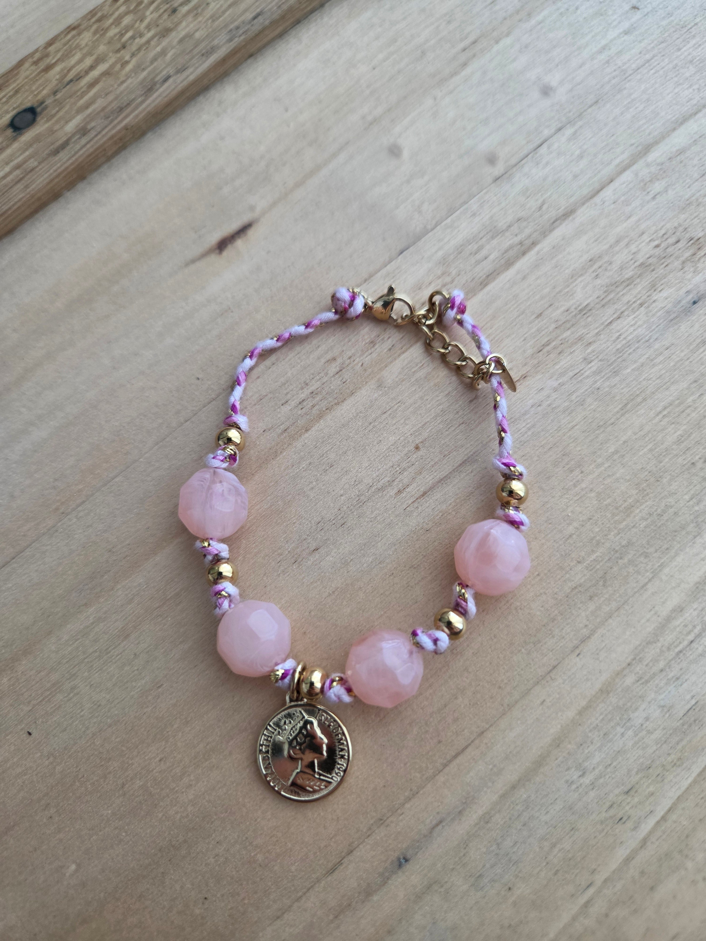 Bracelet doré médaille