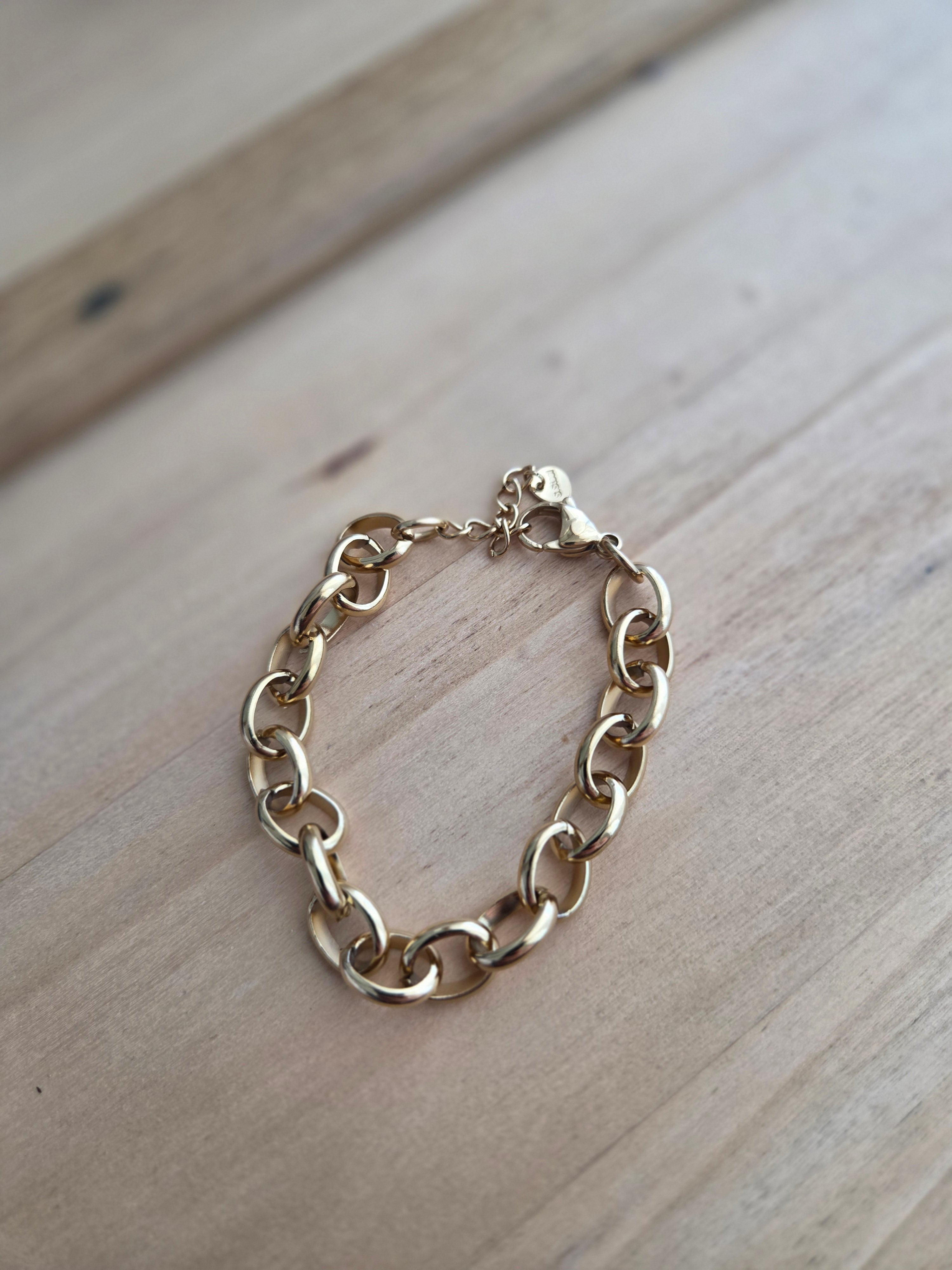 Bracelet doré à maillons