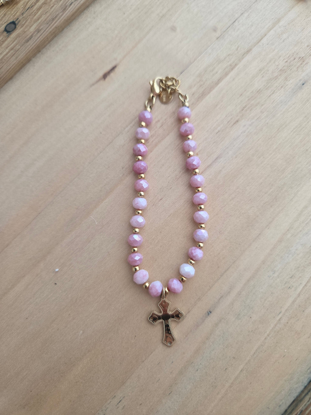 Bracelet doré rose croix