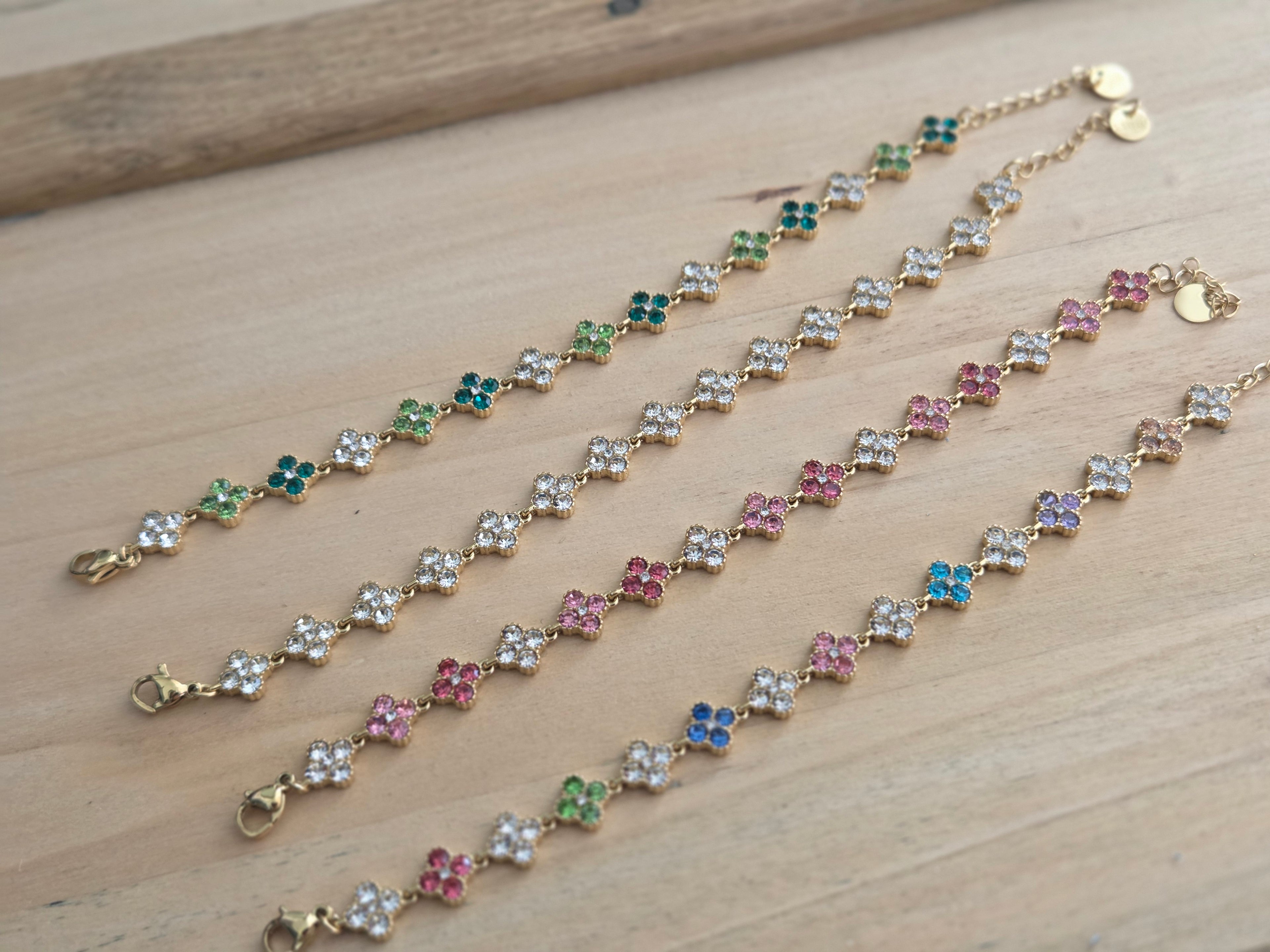 Bracelet fleurs roses et blanches