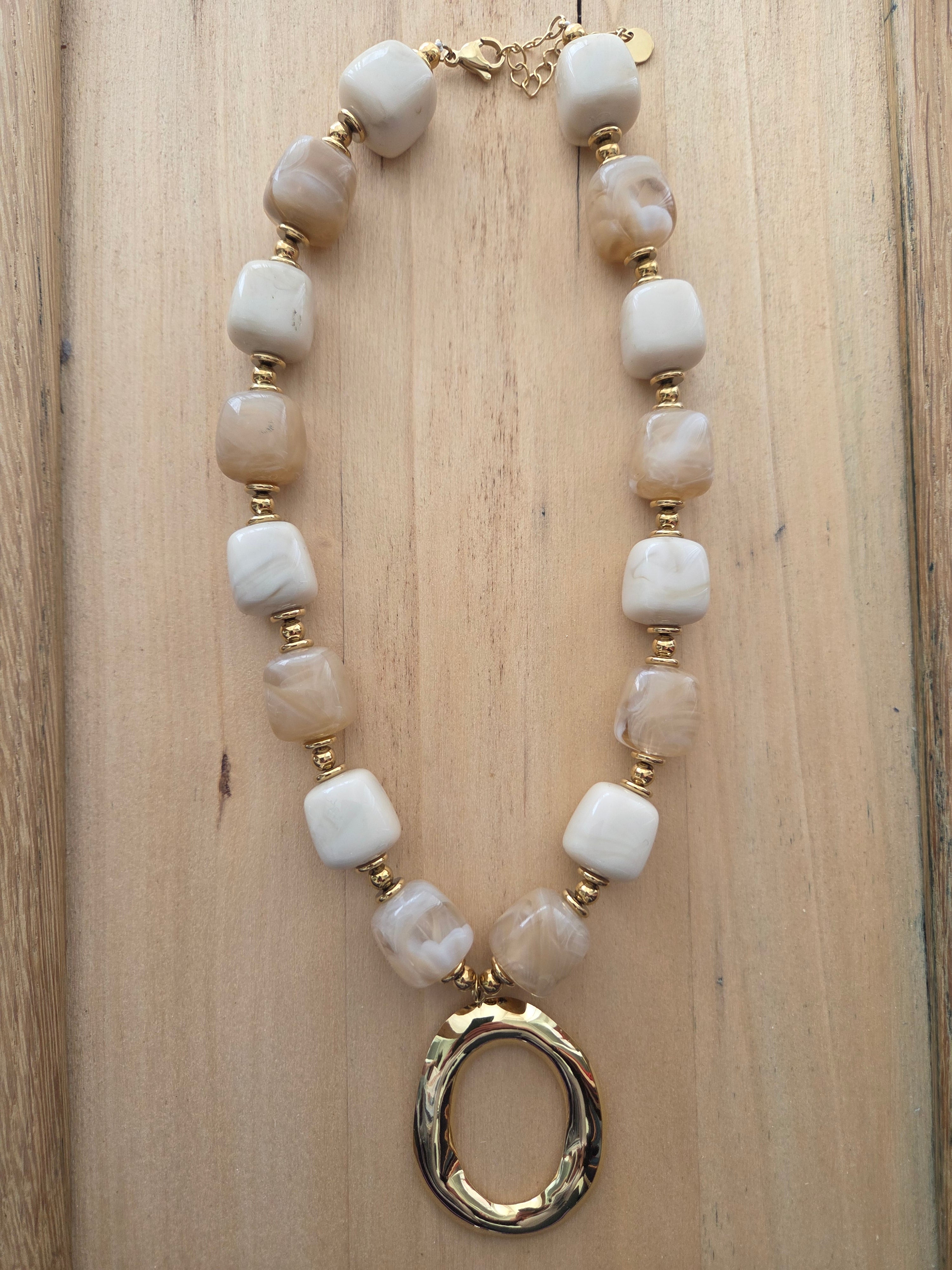 Collier Beige