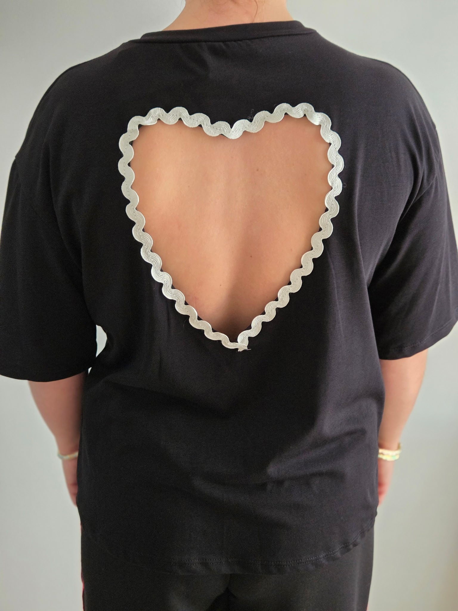 Tee-shirt noir cœur