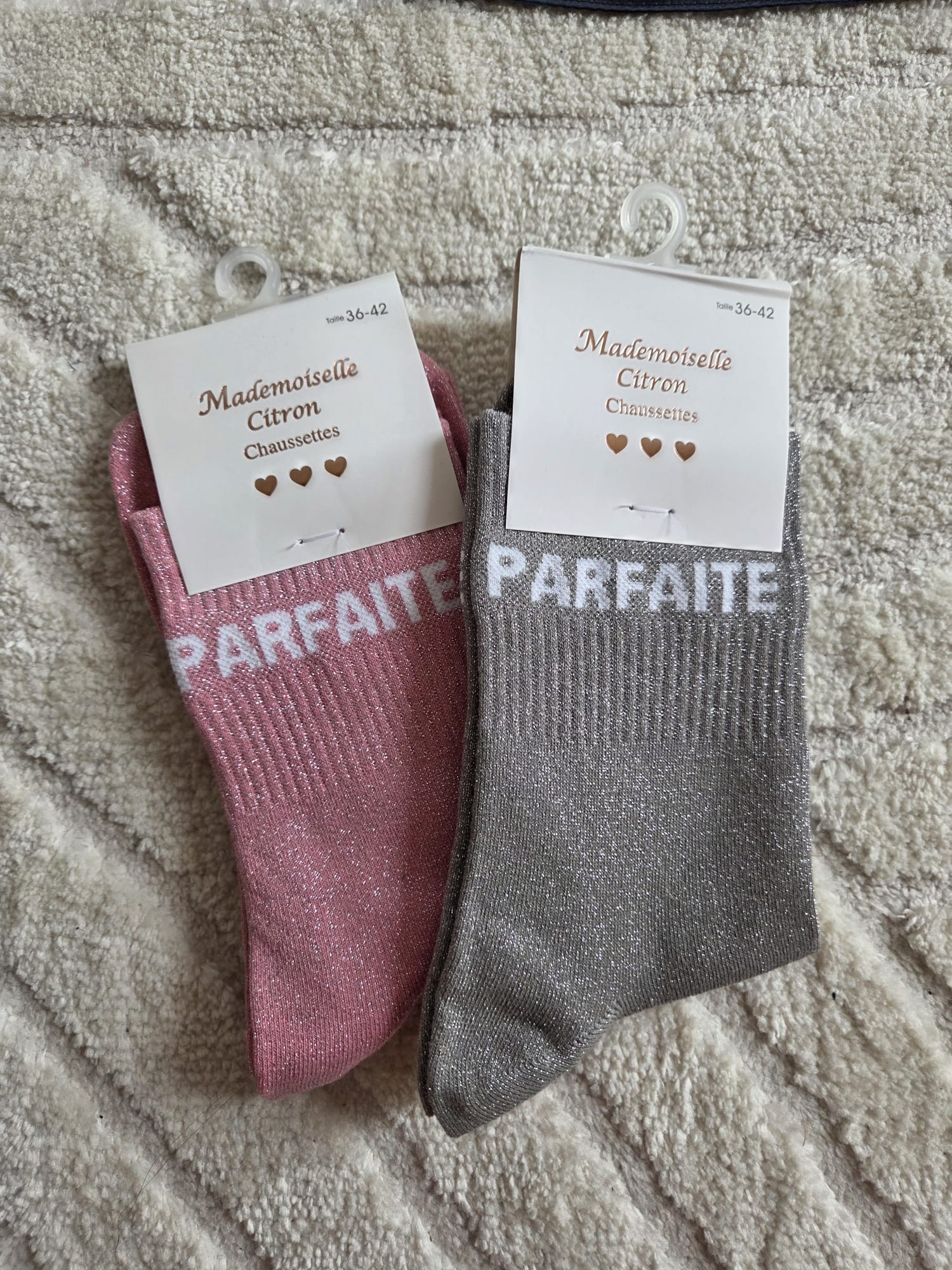 Message chaussettes "Parfaite" grises