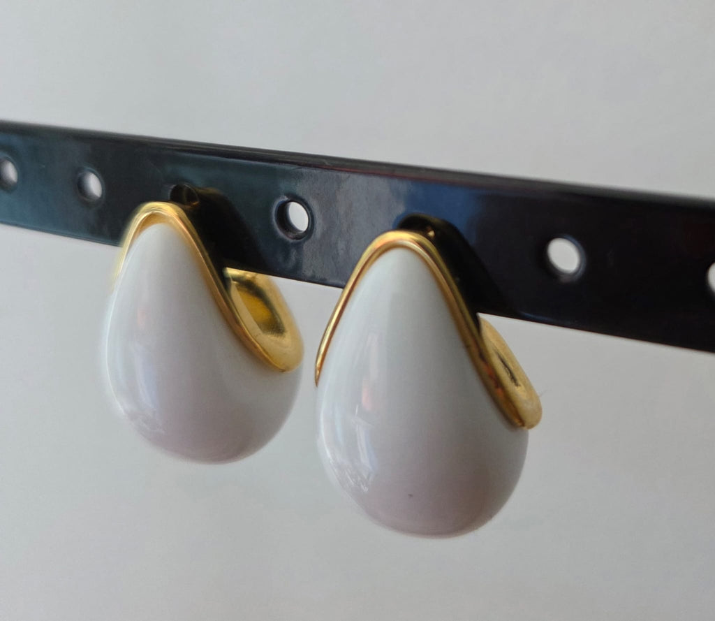 Boucles d'oreilles blanches