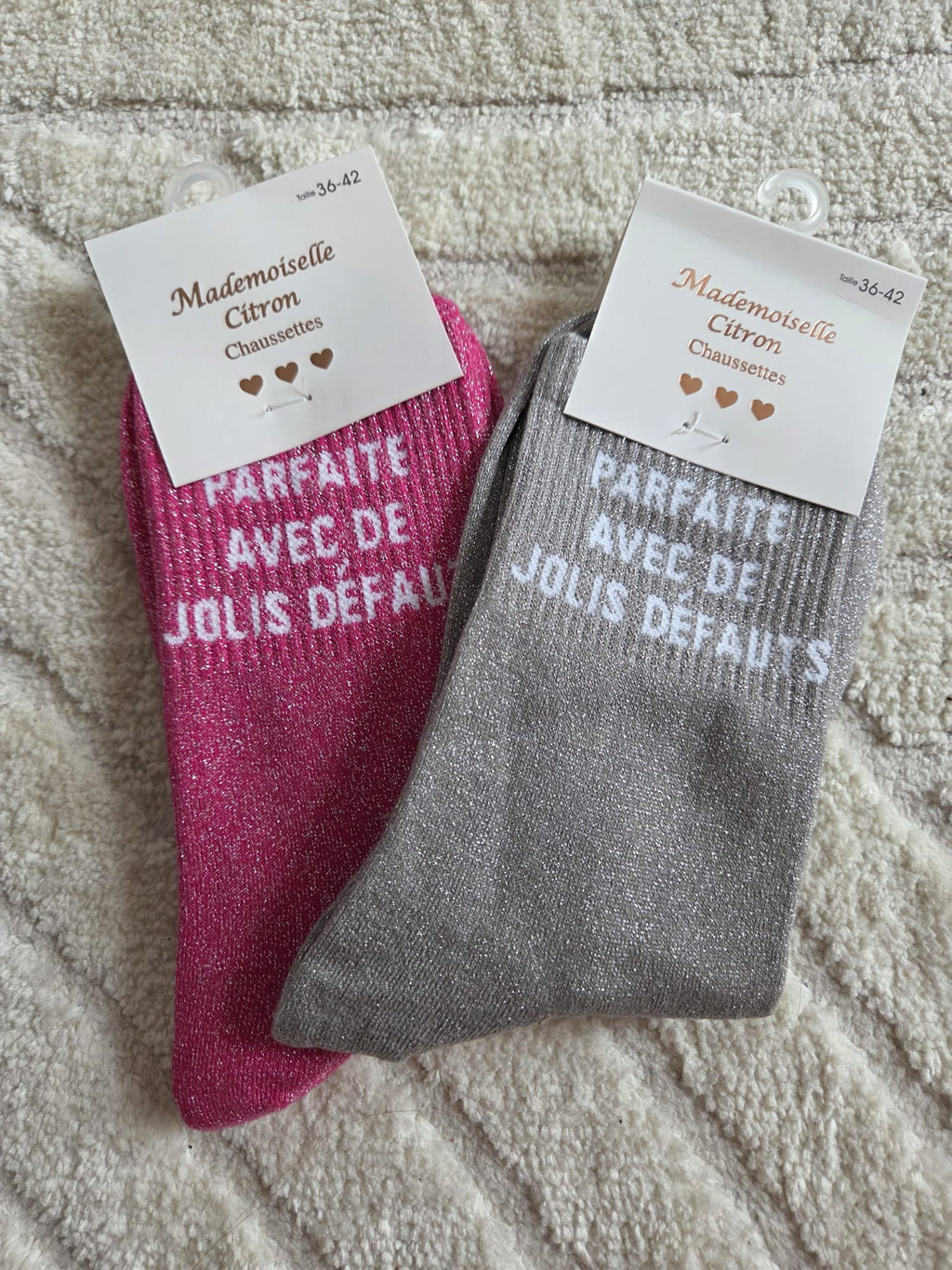 Chaussettes Message "Parfaite avec de jolis défauts" roses